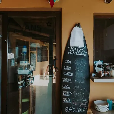 Surf House * カジャオ・サルバヘ