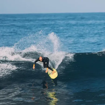 Surf House * كالاو سالفاجي