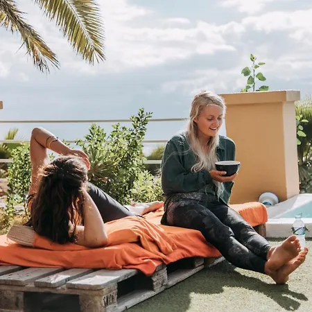 Surf House * كالاو سالفاجي