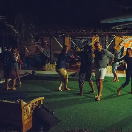 Surf House بيت شباب *