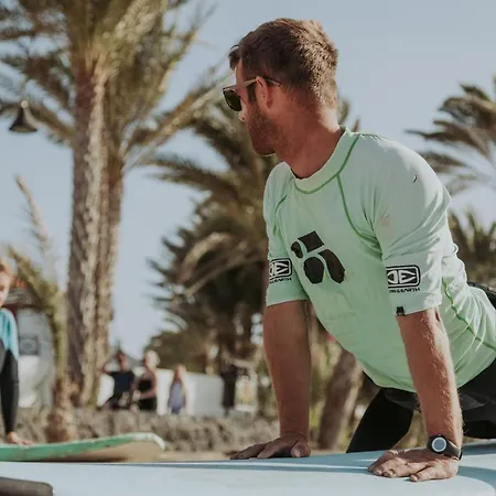 Surf House * كالاو سالفاجي